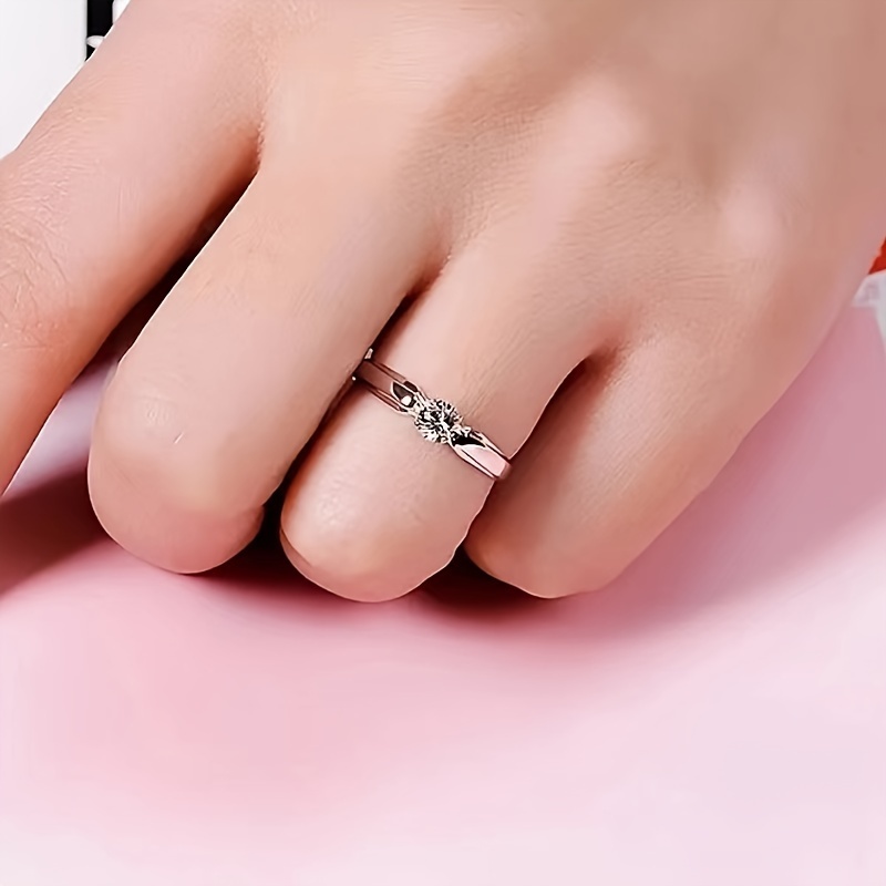 Round Zirconia Engagement Ring for Her